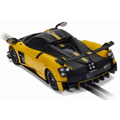 SCALEXTRIC Pagani Huayra BC Roadster 1:32, yellow
